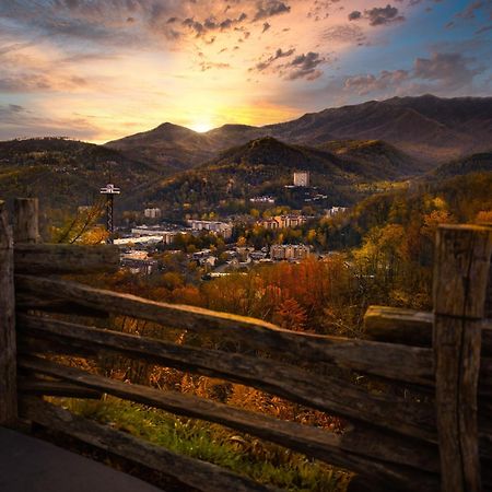 Her Majesty'S Way, Awesome Mtn Views, 1089 Free Tickets Each Paid Day, Dollywood And More Гатлинбург Экстерьер фото